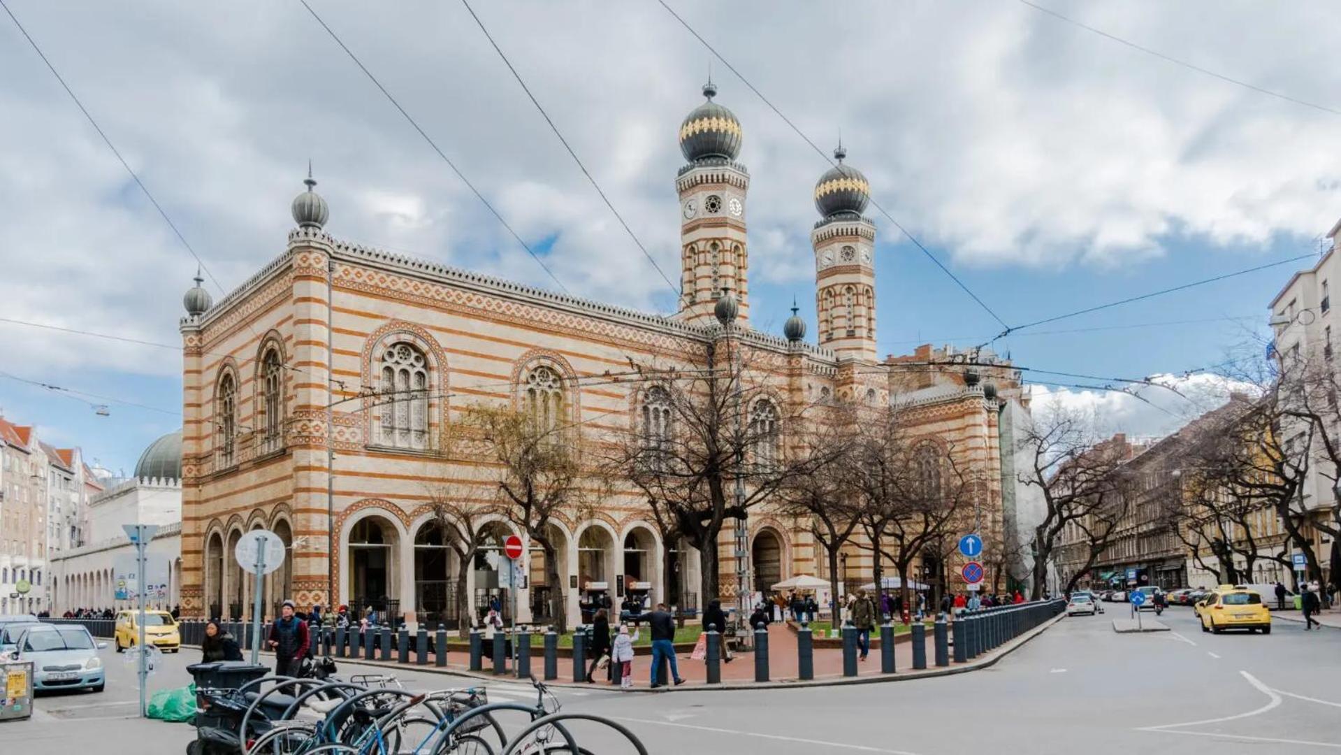 Colorful Apartment Next To Gozsdu And Synagogue Budapest Exterior foto